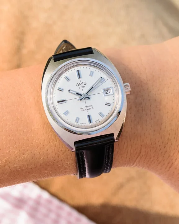 นาฬิกา ORIS Star Edition ปี 2026 ตัวเรือนทรง Barrel Shape หน้าปัดสีเงินสไตล์วินเทจ