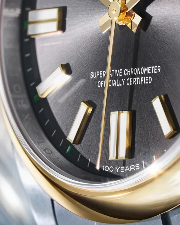 หน้าปัด Rolex Oyster Perpetual 41 รุ่นฉลอง 100 ปี มีตัวอักษร 100 Years ที่ตำแหน่ง 6 นาฬิกา