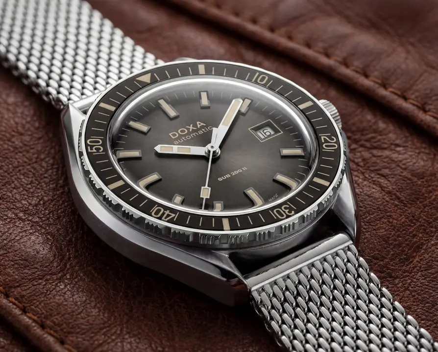 สายเหล็กถัก Milanese บนนาฬิกา DOXA Sub 200 II