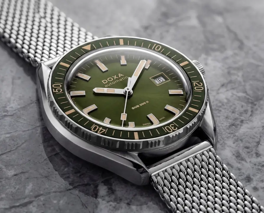 สายเหล็กถัก Milanese บนนาฬิกา DOXA Sub 200 II