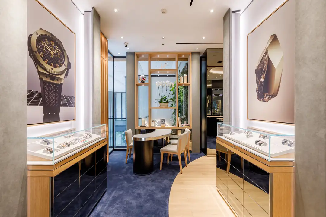 โต๊ะจัดแสดงวัสดุนาฬิกา Hublot Immersive Table ในบูติกไทย