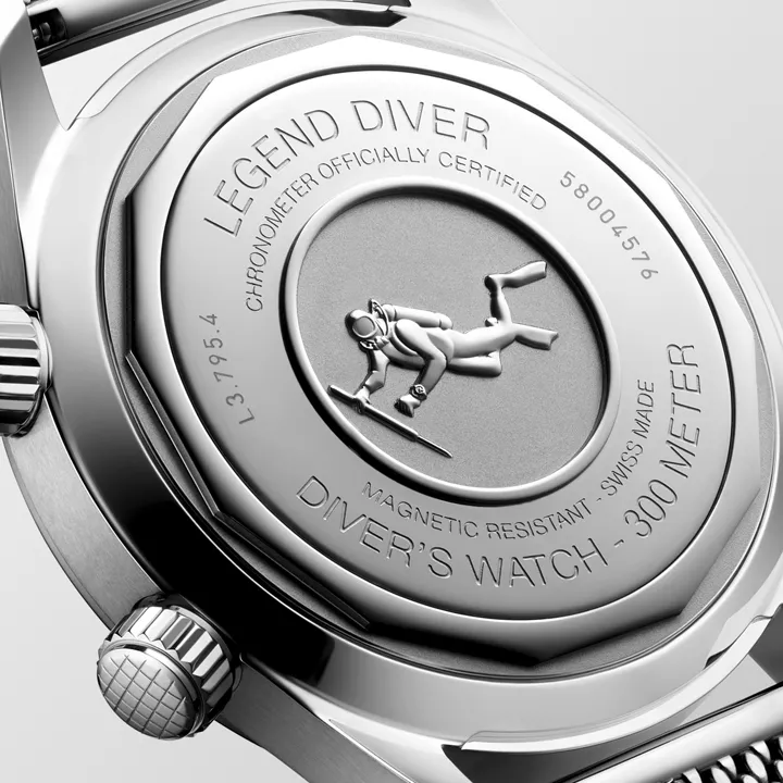 Longines Legend Diver 59 กลิ่นอายดั้งเดิมเพิ่มเติมด้วยความทันสมัย ฝาหลัง นาฬิกาดำน้ำ Longines Legend Diver 59 หน้าปัดสีดำแบบ No Date