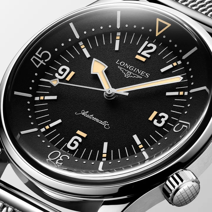 Longines Legend Diver 59 กลิ่นอายดั้งเดิมเพิ่มเติมด้วยความทันสมัย หน้าปัด นาฬิกาดำน้ำ Longines Legend Diver 59 หน้าปัดสีดำแบบ No Date