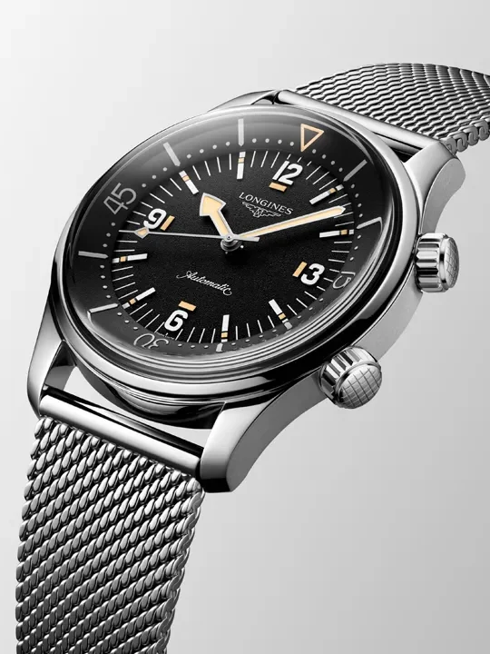 Longines Legend Diver 59 กลิ่นอายดั้งเดิมเพิ่มเติมด้วยความทันสมัย นาฬิกาดำน้ำ Longines Legend Diver 59 หน้าปัดสีดำแบบ No Date พร้อมสายสเตนเลสถัก Milanese