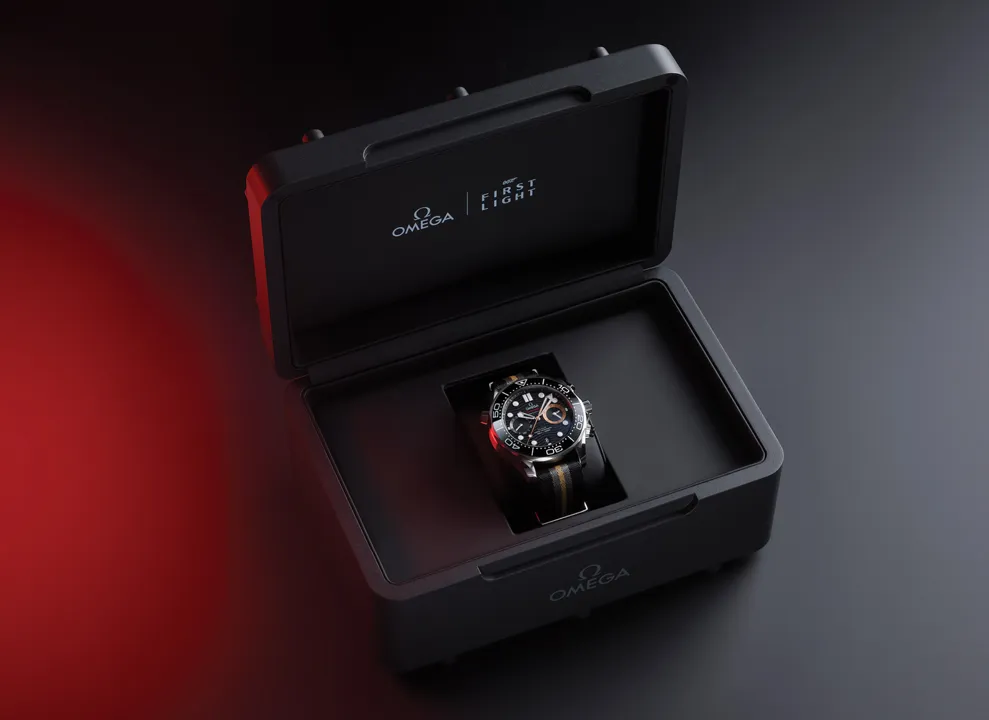 Package นาฬิกา OMEGA Seamaster 300M Diver Chronograph 007 First Light