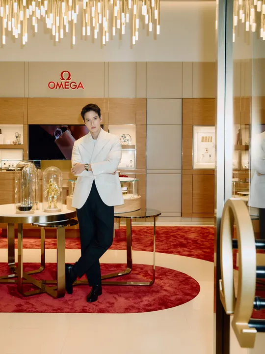 เจมส์ จิรายุ Friend of OMEGA สวมนาฬิกา OMEGA Constellation Observatory