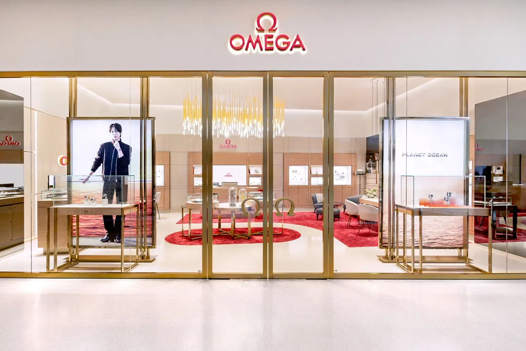 บรรยากาศหน้าร้าน OMEGA Boutique คอนเซปต์ใหม่ ชั้น 1 Central Embassy