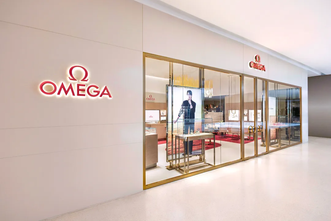 บรรยากาศหน้าร้าน OMEGA Boutique คอนเซปต์ใหม่ ชั้น 1 Central Embassy