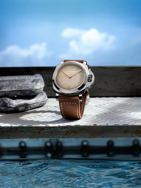 นาฬิกา Panerai Luminor PAM01735 หน้าปัดแซนด์วิชสีงาช้าง