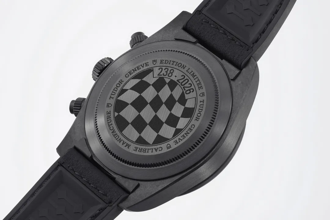 ฝาหลังสลักลายธงตราหมากรุก Tudor Carbon26 Limited Edition 2,026 เรือน