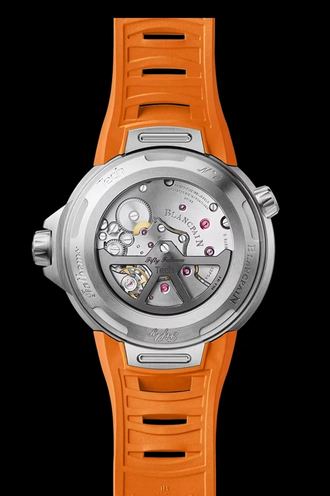 Blancpain Fifty Fathoms Tech Ref. 5019A จากรุ่น Limited สู่การผลิตเพื่อคนทั่วไป ภาพฝาหลัง/กลไก: กลไกอัตโนมัติ Caliber 13P5A ในนาฬิกา Blancpain Fifty Fathoms Tech
