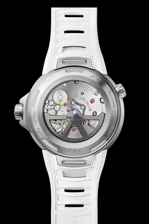Blancpain Fifty Fathoms Tech Ref. 5019A จากรุ่น Limited สู่การผลิตเพื่อคนทั่วไป ภาพฝาหลัง/กลไก: กลไกอัตโนมัติ Caliber 13P5A ในนาฬิกา Blancpain Fifty Fathoms Tech