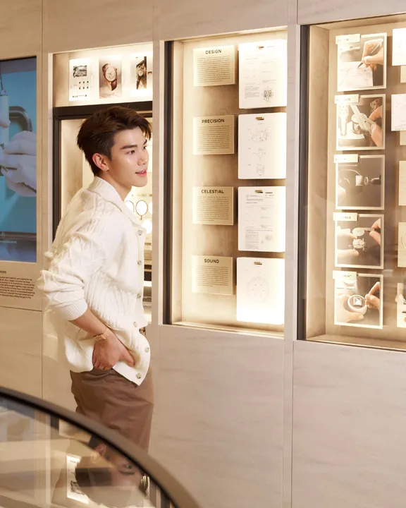 Calibre Wall จัดแสดงชิ้นส่วนกลไกนาฬิกาภายในบูติก Jaeger-LeCoultre