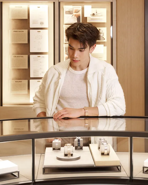 Calibre Wall จัดแสดงชิ้นส่วนกลไกนาฬิกาภายในบูติก Jaeger-LeCoultre