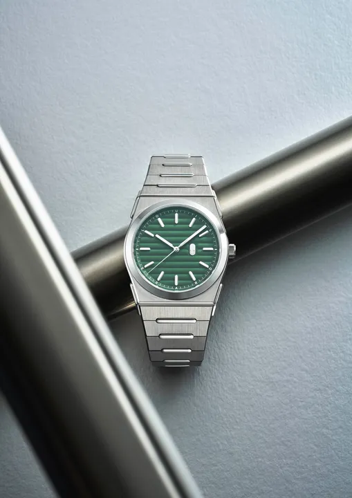 Louis Erard 2340 เพิ่ม 2 สีใหม่รับซัมเมอร์ นาฬิกา Louis Erard 2340 หน้าปัดสีสีเขียว และ Forest สาย Integrated Bracelet