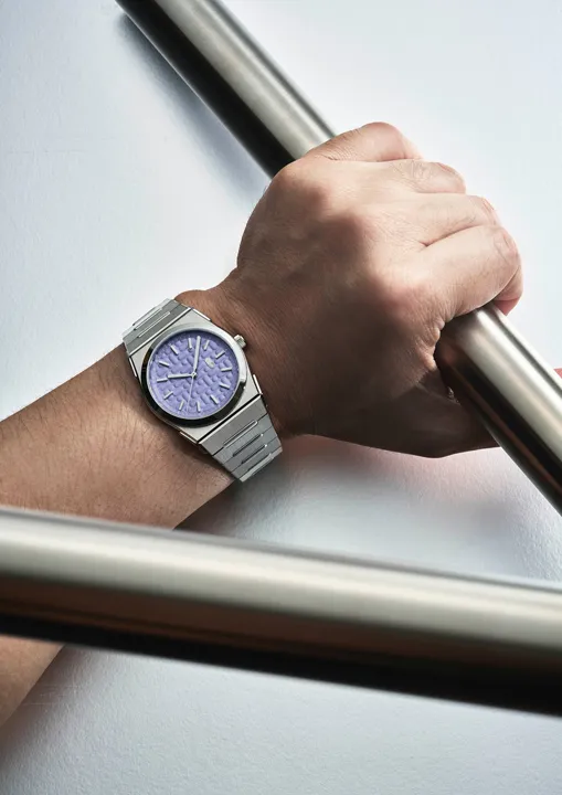 Louis Erard 2340 เพิ่ม 2 สีใหม่รับซัมเมอร์ นาฬิกา Louis Erard 2340 หน้าปัดสีม่วง Mauve และสาย Integrated Bracelet