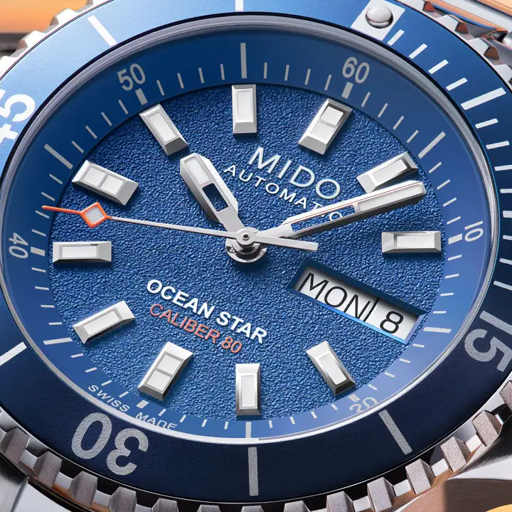 หน้าปัดลายเกรน (Grained) ของ Mido Ocean Star 200 พร้อมเข็มเรืองแสง Super-LumiNova