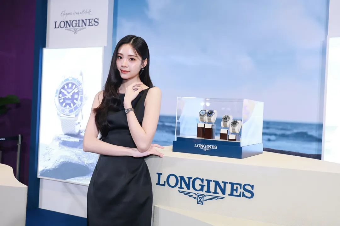 Longines เปิด Pop-up Store ที่ Central World ตรี-ภรภัทร ศรีขจรเดชา, เอินเอิน-ฟาติมา เดชะวลีกุล, โอม-สาริศ ทินราช และ เฟิร์ส-ฉลองรัฐ นอบสำโรง Longines Pop-up Store ที่ Central World