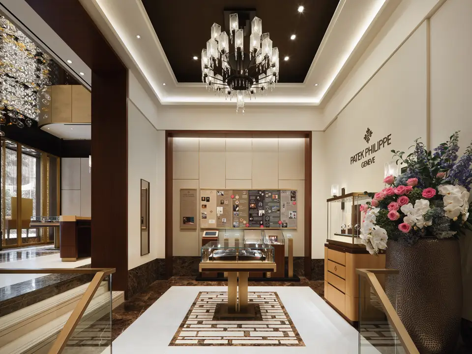 บูติก Patek Philippe คอร์ติน่า วอทช์ (Cortina Watch) โครงสร้างดูเพล็กซ์ ณ วัน แบ็งค็อก (One Bangkok)