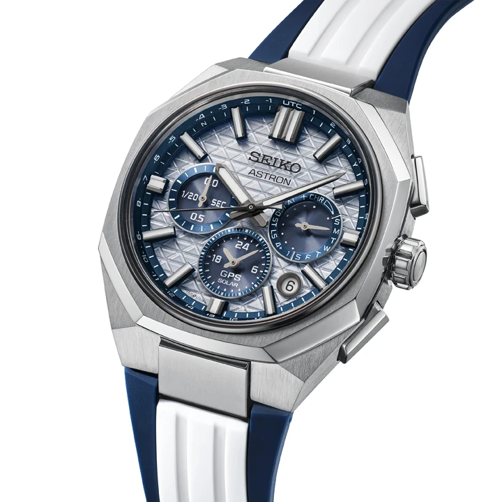 ตัวเรือนไทเทเนียมและสายแบบ Integrated Bracelet ของ Seiko Astron HAB004J