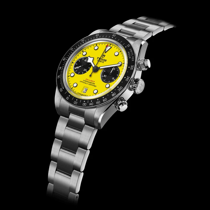 นาฬิกาโครโนกราฟ Tudor Black Bay Chrono 39 Bumblebee รหัส m79310n-0001 หน้าปัดสีเหลืองสดตัดหน้าปัดย่อยสีดำ ตัวเรือนสเตนเลสสตีลขนาด 39 มิลลิเมตร