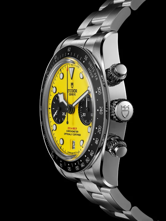 นาฬิกาโครโนกราฟ Tudor Black Bay Chrono 39 Bumblebee รหัส m79310n-0001 หน้าปัดสีเหลืองสดตัดหน้าปัดย่อยสีดำ ตัวเรือนสเตนเลสสตีลขนาด 39 มิลลิเมตร