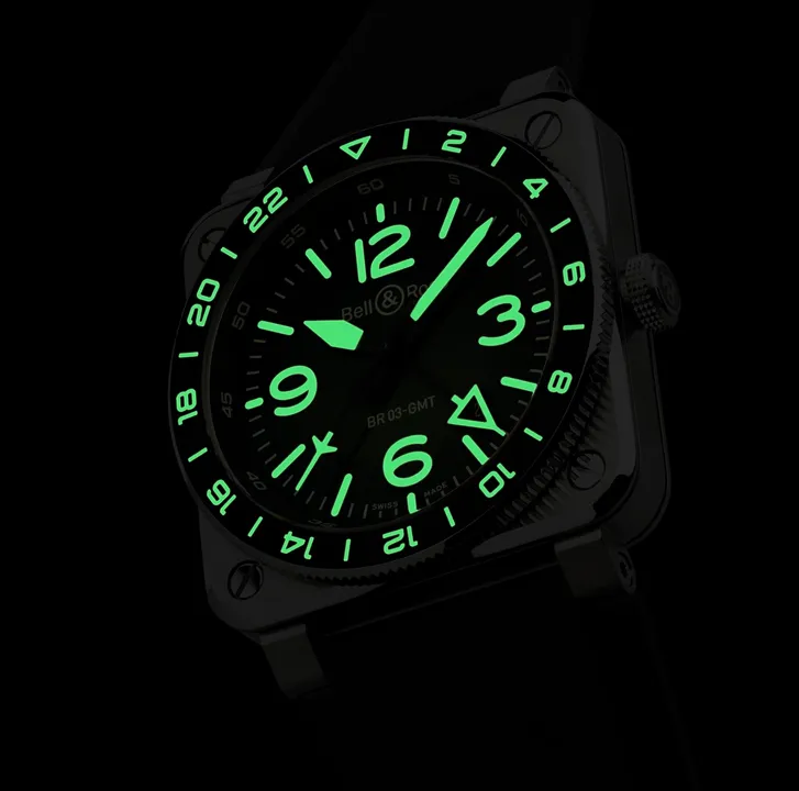 Bell and Ross BR03 GMT Green Lum สวยสปอร์ตบนกลิ่นอายแสงเหนือ หน้าปัดนาฬิกา Bell & Ross BR03 GMT Green Lum สีเขียวไล่เฉดแรงบันดาลใจจากแสงเหนือ