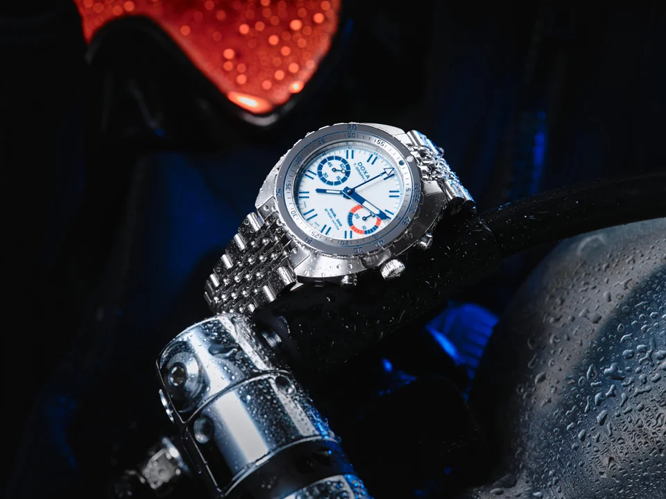 Doxa SUB T.Graph II ‘Great White’ แรงบันดาลใจจากฉลามขาว ผลิตแค่ 100 เรือน ตัวเรือนสเตนเลสสตีลขนาด 42 มม. พร้อมสาย Beads of Rice ของ Doxa Great White