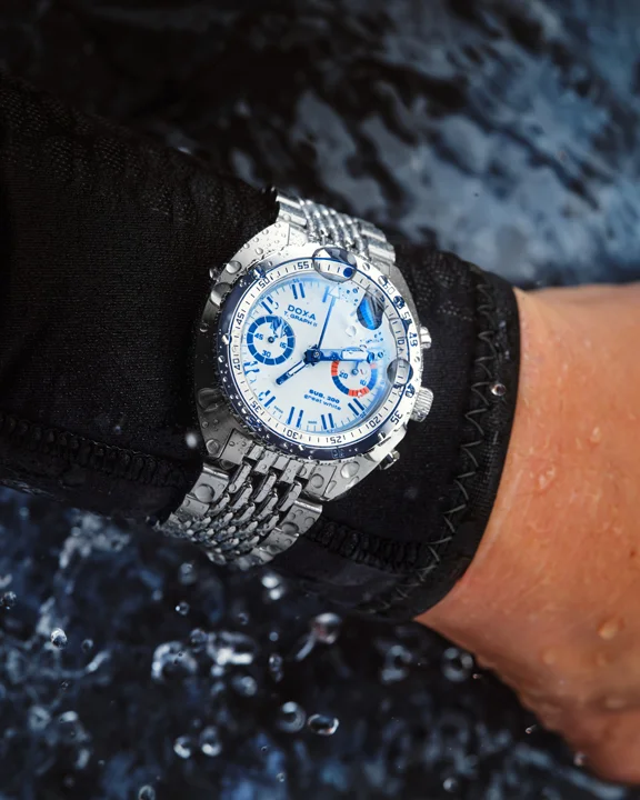 Doxa SUB T.Graph II ‘Great White’ แรงบันดาลใจจากฉลามขาว ผลิตแค่ 100 เรือน นาฬิกาดำน้ำ Doxa SUB T.Graph II Great White หน้าปัดสีขาวเข็มสีน้ำเงิน ผลิตจำกัด 100 เรือน
