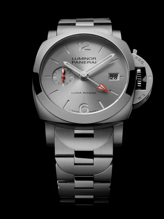 Panerai Luminor Luna Rossa 2026 ร่วมเป็นส่วนหนึ่งของการแข่งขัน America’s Cup Luminor Luna Rossa GMT PAM01791 GMT Business