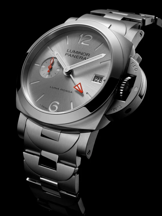 Panerai Luminor Luna Rossa 2026 ร่วมเป็นส่วนหนึ่งของการแข่งขัน America’s Cup Luminor Luna Rossa GMT PAM01791 GMT Business