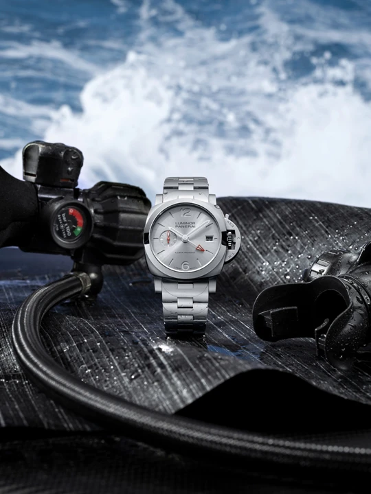 Panerai Luminor Luna Rossa 2026 ร่วมเป็นส่วนหนึ่งของการแข่งขัน America’s Cup Luminor Luna Rossa GMT PAM01791 GMT Business