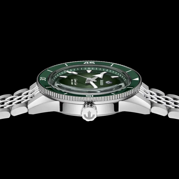 Rado Captain Cook 39mm. เผยโฉมหน้าปัดสีใหม่ นาฬิกา Rado Captain Cook 39mm หน้าปัดสีทอง Grained ขอบเซรามิกสีดำ สายสตีล Ref. R32223258