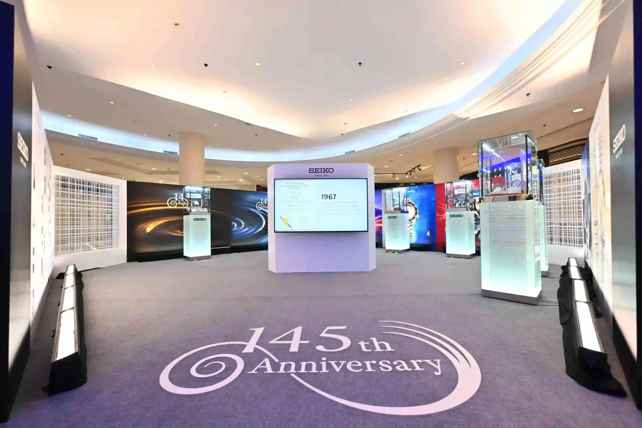 Seiko Boutique Gaysorn บูติกโฉมใหม่ในไทย ฉลอง 145 ปี บรรยากาศด้านหน้า Seiko Boutique Gaysorn โฉมใหม่ ฉลองครบรอบ 145 ปี นำเสนอความเรียบหรูสไตล์ Japanese Aesthetic