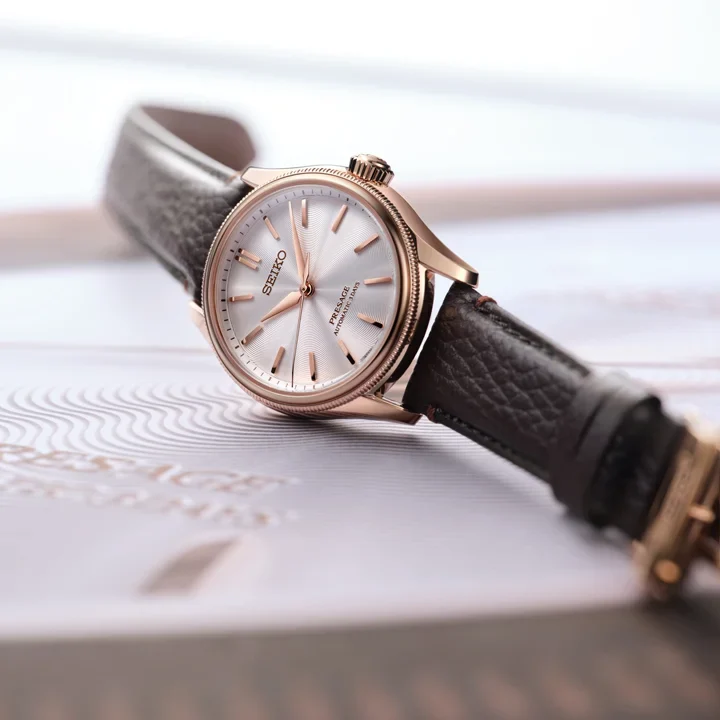 นาฬิกา Seiko Presage Classic Series รุ่น Limited Edition HCC008J ตัวเรือน Pink Gold หน้าปัดผ้าไหม Tomioka