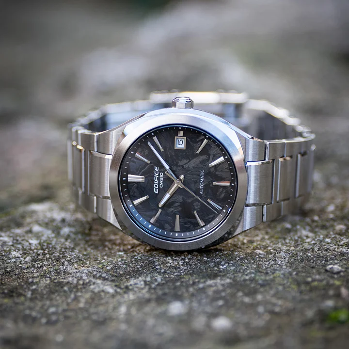 นาฬิกา Casio Edifice EFK-200 Series ตัวเรือน Forged Carbon และรุ่นสเตนเลสสตีล ดีไซน์สปอร์ตแบบ Integrated Bracelet ขับเคลื่อนด้วยกลไกอัตโนมัติ