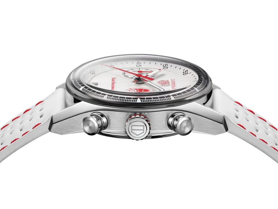TAG Heuer Carrera Chronograph x Team Ikuzawa ผลผลิตใหม่แห่งความคลาสสิค นาฬิกา TAG Heuer Carrera Chronograph x Team Ikuzawa รุ่นที่ 2 ตัวเรือน 39 มม. หน้าปัดสีขาวตกแต่งรายละเอียดสีแดง