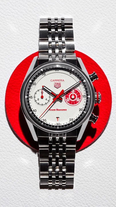 TAG Heuer Carrera Chronograph x Team Ikuzawa ผลผลิตใหม่แห่งความคลาสสิค นาฬิกา TAG Heuer Carrera Chronograph x Team Ikuzawa รุ่นที่ 2 ตัวเรือน 39 มม. หน้าปัดสีขาวตกแต่งรายละเอียดสีแดง