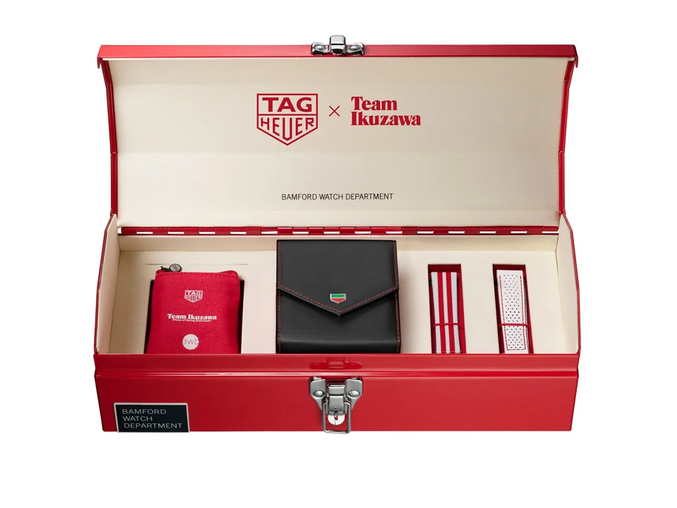 TAG Heuer Carrera Chronograph x Team Ikuzawa ผลผลิตใหม่แห่งความคลาสสิค นาฬิกา TAG Heuer Carrera Chronograph x Team Ikuzawa รุ่นที่ 2 ตัวเรือน 39 มม. หน้าปัดสีขาวตกแต่งรายละเอียดสีแดง