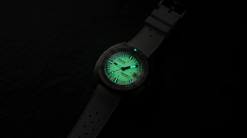 Doxa SUB300Ti5 ขยายทางเลือกสู่ตัวเรือนไทเทเนียม เกรด 5 นาฬิกาดำน้ำ Doxa SUB300Ti5 ตัวเรือนไทเทเนียม เกรด 5 หน้าปัดสีส้ม Professional สายยาง Dive Flex