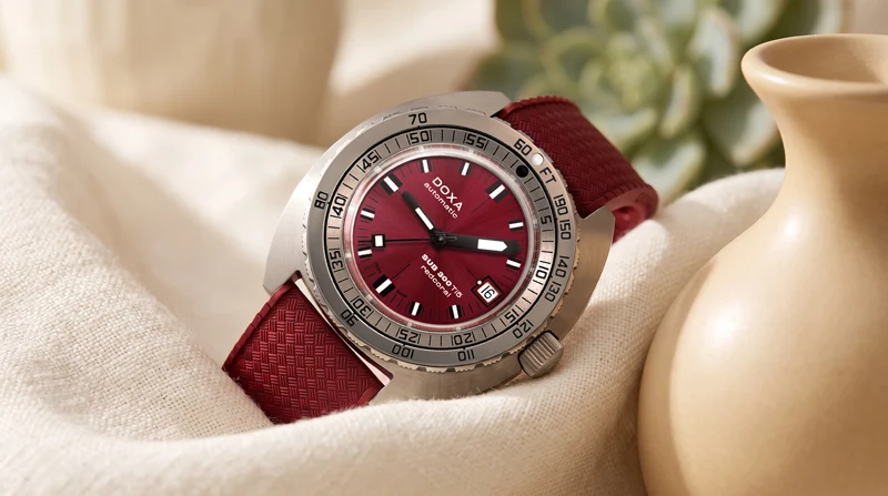 Doxa SUB300Ti5 ขยายทางเลือกสู่ตัวเรือนไทเทเนียม เกรด 5 นาฬิกาดำน้ำ Doxa SUB300Ti5 ตัวเรือนไทเทเนียม เกรด 5 หน้าปัดสีส้ม Professional สายยาง Dive Flex