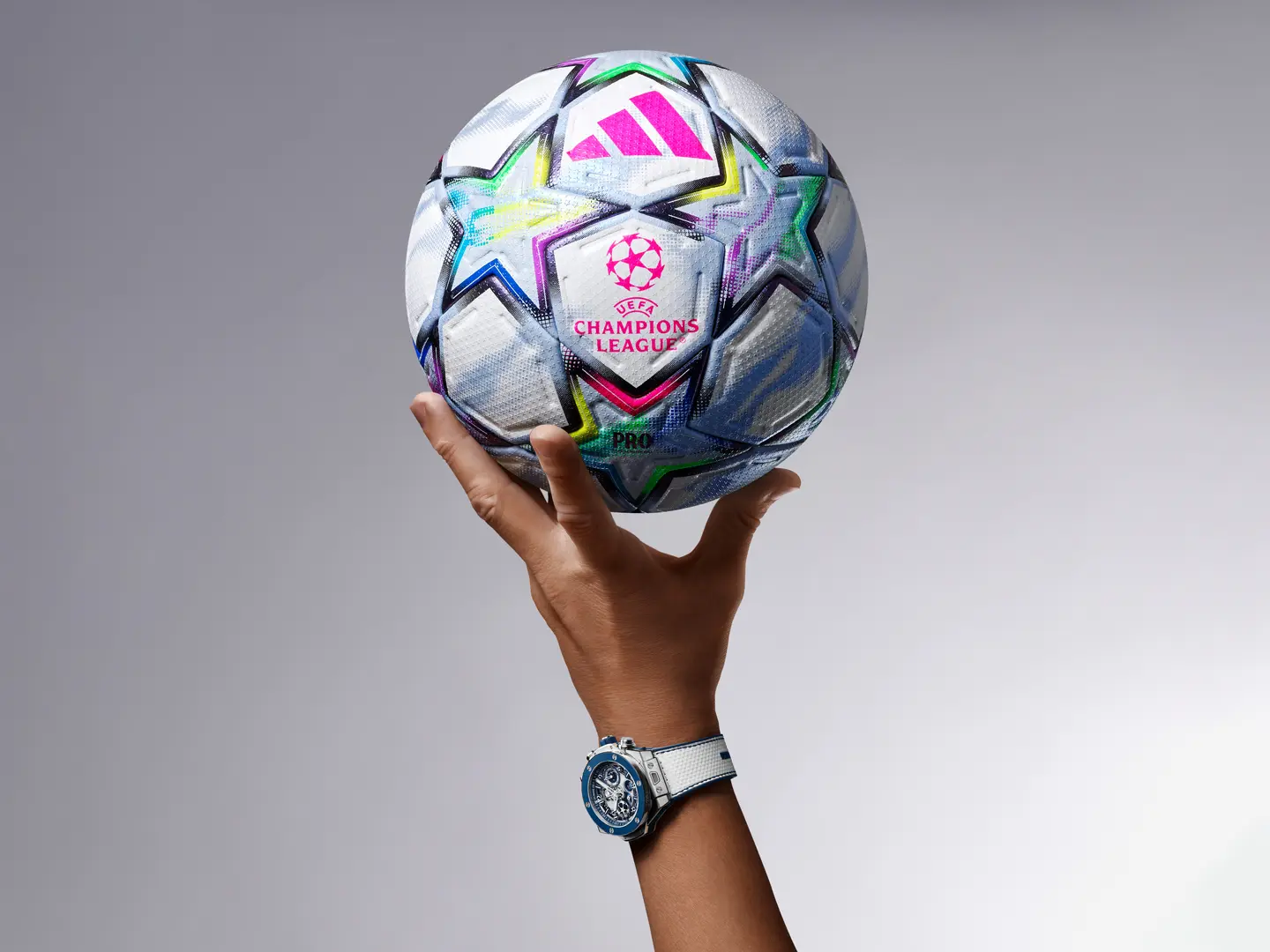 Hublot Big Bang Reloaded UEFA Champions League Titanium Ceramic พร้อมลุยซีซั่นใหม่ 2026 นาฬิกา Hublot Big Bang Reloaded UEFA Champions League Titanium Ceramic ตัวเรือนไทเทเนียม 44 มม. คู่กับลูกฟุตบอลยูฟ่าแชมเปียนส์ลีก
