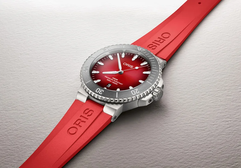 นาฬิกา ORIS x Central Limited Edition II หน้าปัดและสายสีแดง ตัวเรือน Aquis Date 41.5 มม.