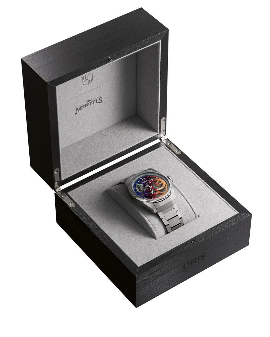 ORIS ProPilot x Gonzo Edition อีกความสนุกจาก Disney’s The Muppets กล่องไม้พิเศษลาย The Muppets ที่มาพร้อม ORIS ProPilot x Gonzo Edition Ref. 01 115 7759 7180-Set