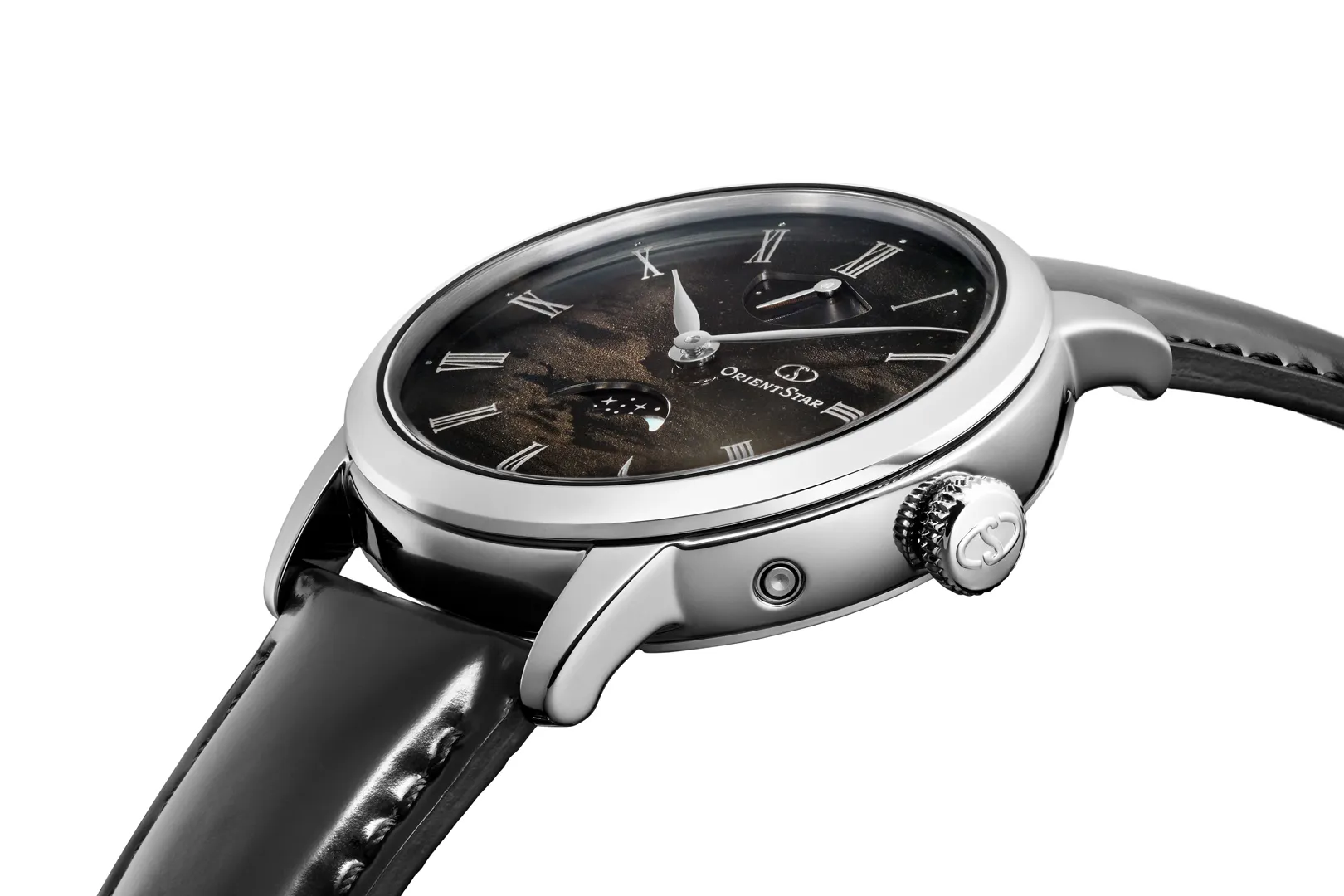 Orient Star F8 Moonphase RE-BW0008B มุมด้านข้าง กระจก Sapphire ทรงโค้ง