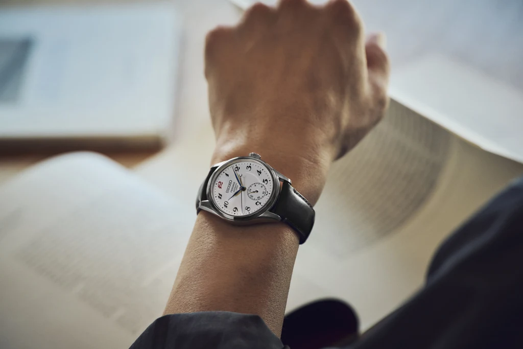 Seiko Presage HCC005J หน้าปัด Enamel ขณะสวมใส่บนข้อมือ