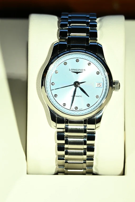 Longines เปิดตัว The Longines Master Collection ดีไซน์ใหม่ ครั้งแรกกับ Chrono Monopusher นาฬิกา The Longines Master Collection รุ่นสุภาพสตรี หน้าปัดสีฟ้าอ่อน สายสตีล