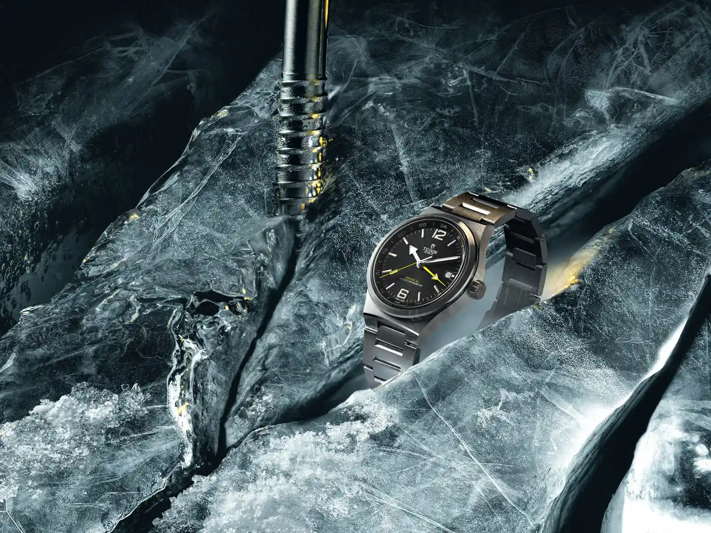 Tudor Northflag 2026 วางบนแผ่นน้ำแข็ง กันน้ำ 100 เมตร Tudor Northflag 2026 วางบนแผ่นน้ำแข็ง กันน้ำ 100 เมตร