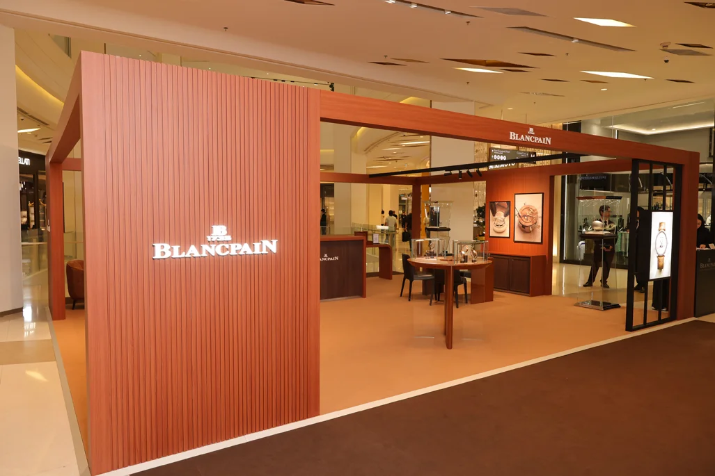 นาฬิกา Blancpain Villeret Ultra-Thin หน้าปัดสีแซลมอน จัดแสดงในงาน Siam Paragon Bangkok Watch Week 2026