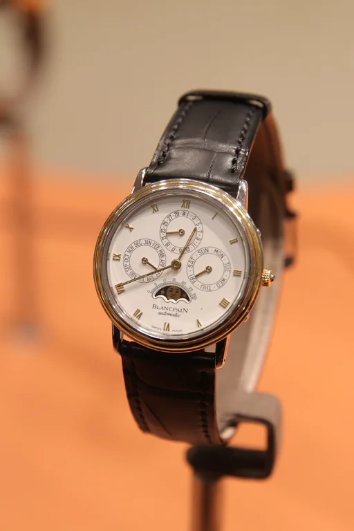 นาฬิกา Blancpain Villeret Ultra-Thin หน้าปัดสีแซลมอน จัดแสดงในงาน Siam Paragon Bangkok Watch Week 2026